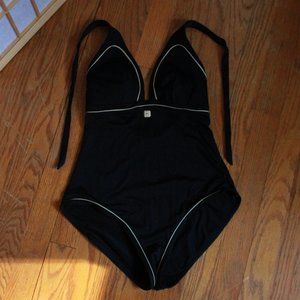 Huit 8 Solid Color Swimsuit